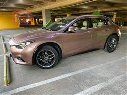 Infiniti Q30